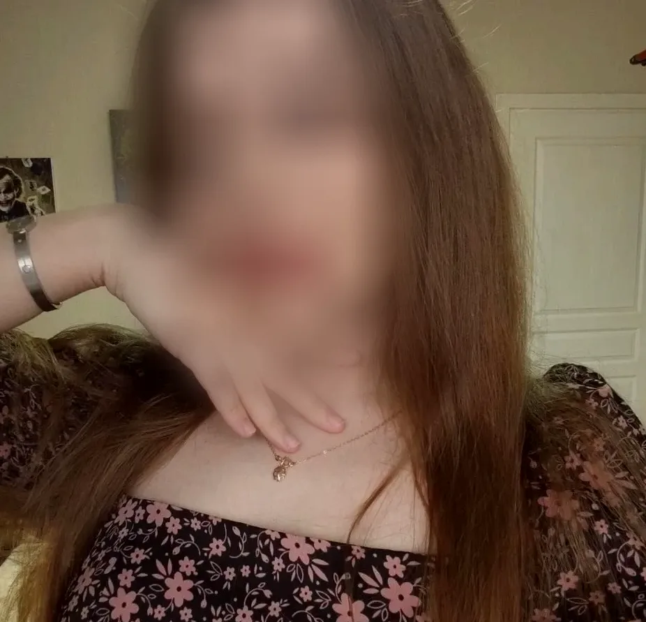 Emma, 24