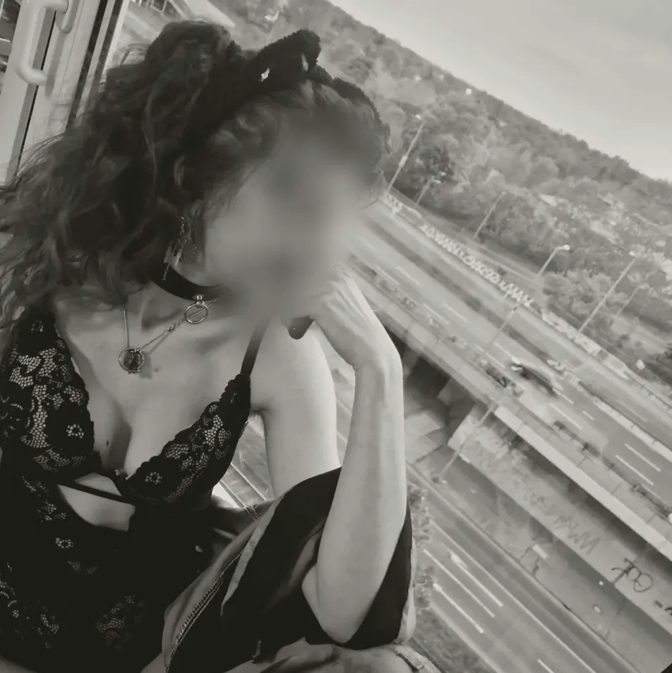 Nadia, 22